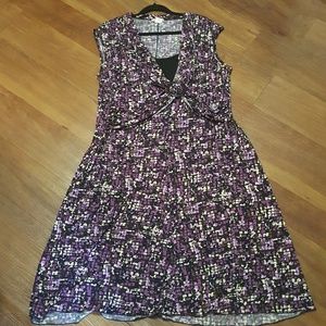 Sleeveless Purple print Dress with cross detail 1X
